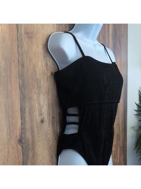 NWT Hilinker Women's One Piece Ribbed Open Side Swimsuit XL      -628B